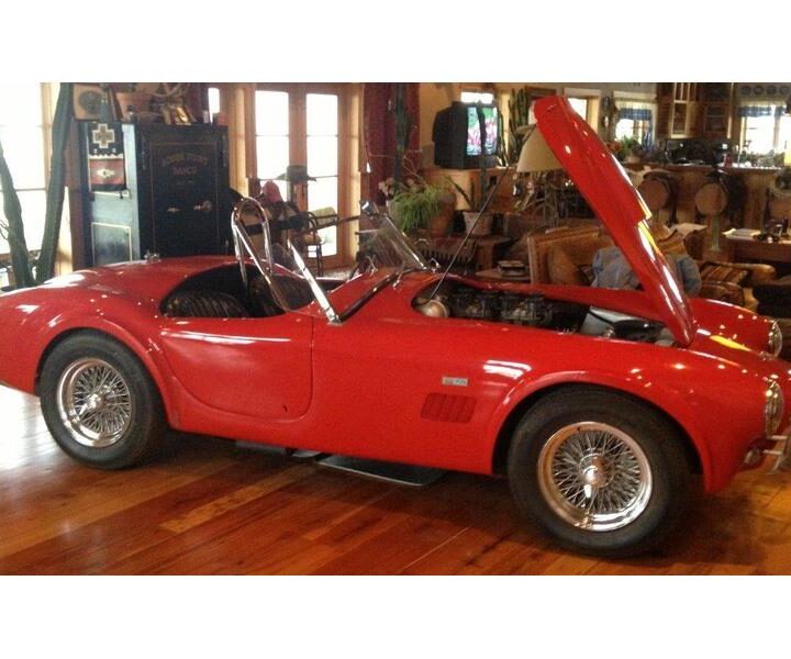 Rare Shelby 1962 Shelby Cobra CSX 2000 - Red