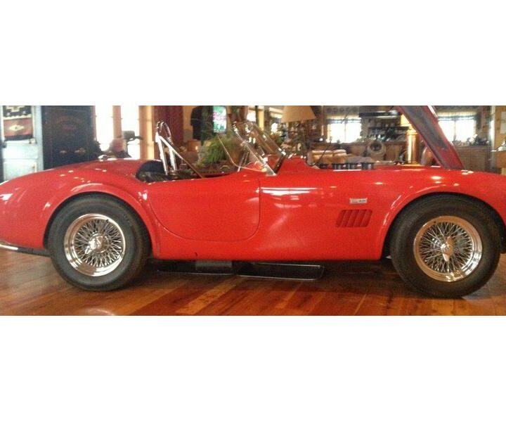 1962 Shelby Cobra CSX 2000 - Red Side