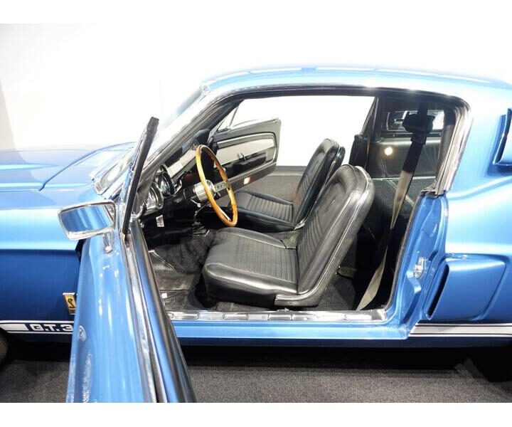 1967 Shelby GT350 Blue Interior