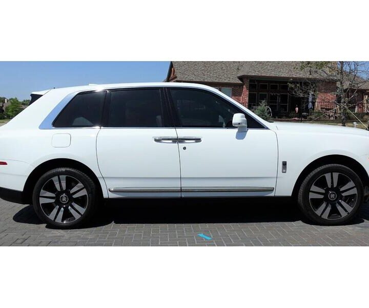 2019 Rolls Royce Cullinan White Side